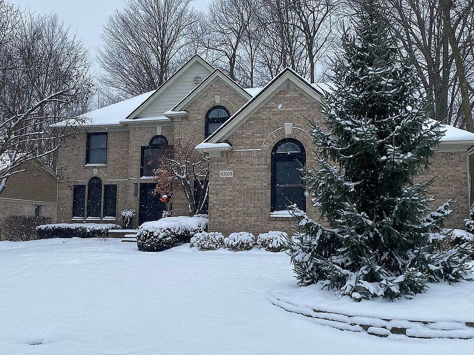 1st image of 43509 Castlewood Dr
