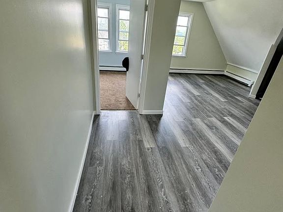 4th image of 10 Carrier St #3