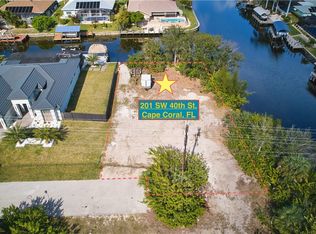 201 SW 40th St, Cape Coral, FL 33914