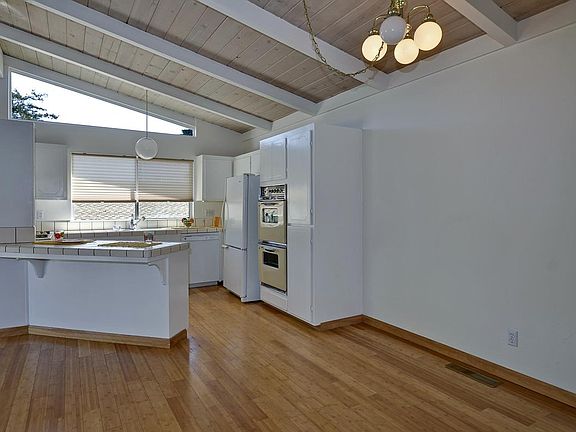 4th image of 509 Townsend Dr