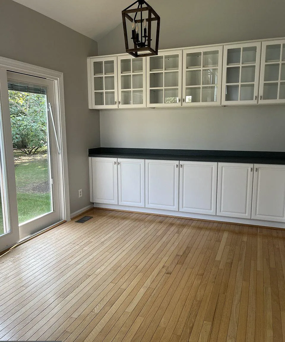 3 bed, 3.5 bath, 2672 sqft, $4,790 — Photo 4