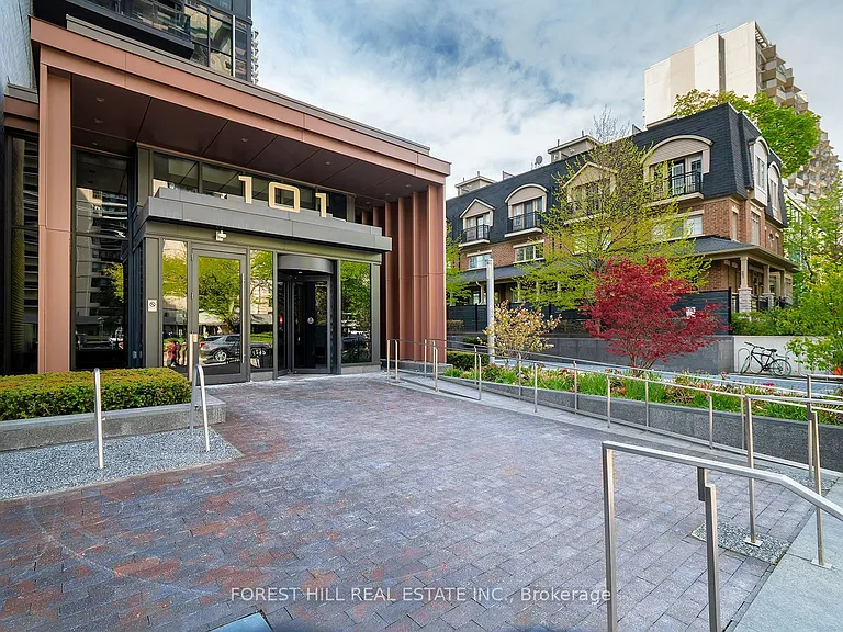 101 Erskine Ave #Penthouse 12 — Photo 2