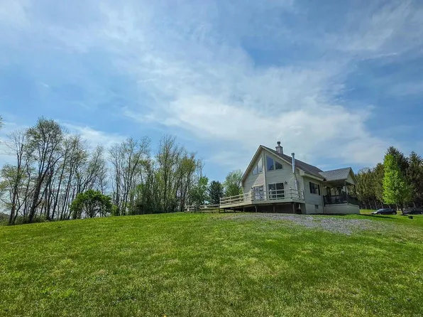 6262 Thoman Dr, Spring Grove, PA 17362