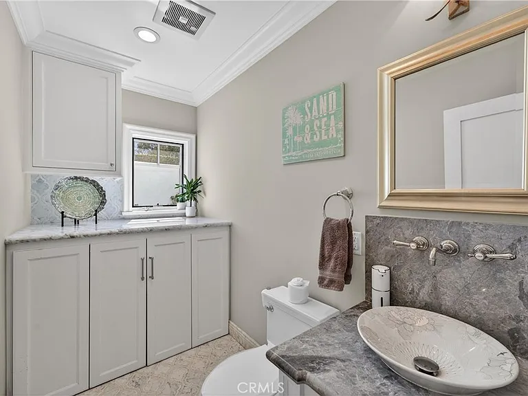 405 Blumont St — Photo 26