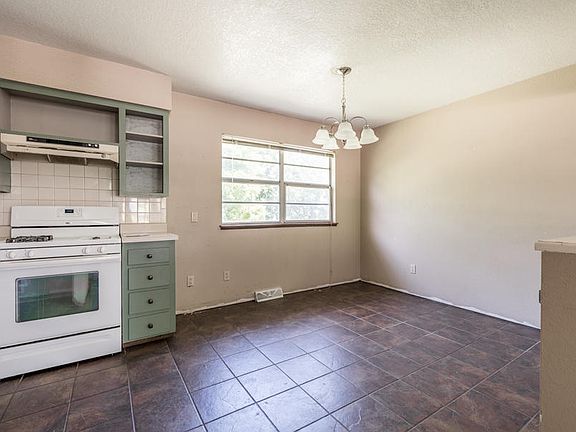 5th image of 2646 N Johnston Ave
