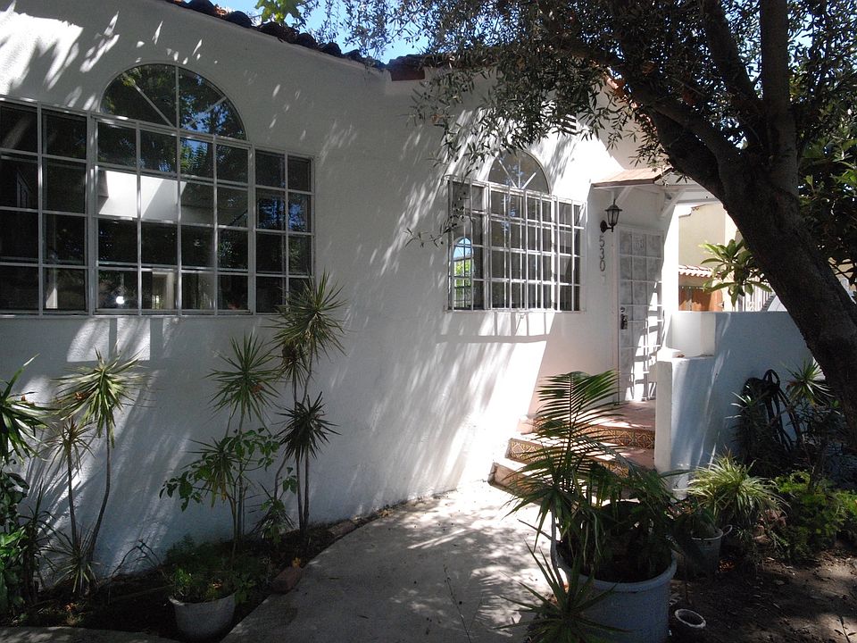 1st image of 530 N Poinsettia Pl #530
