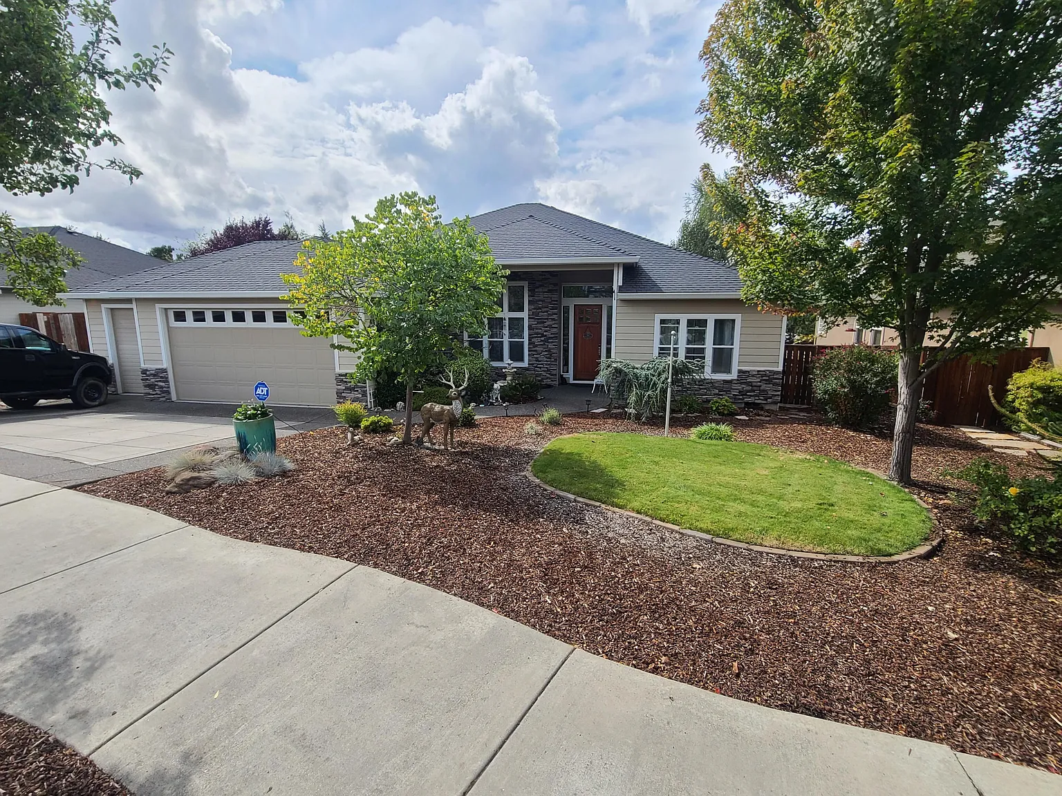 380 Leandra Ln photo 1