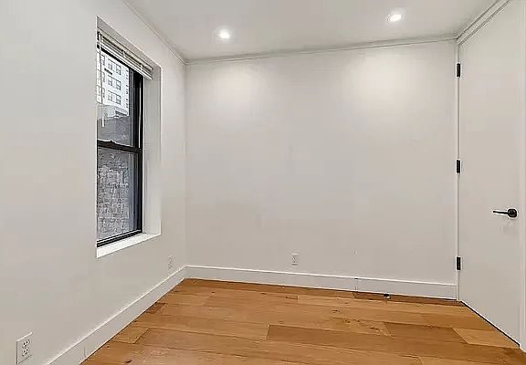 4th image of 401 E 50th St #1D