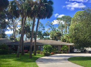 3015 Lakeshore Dr, Mount Dora, FL 32757