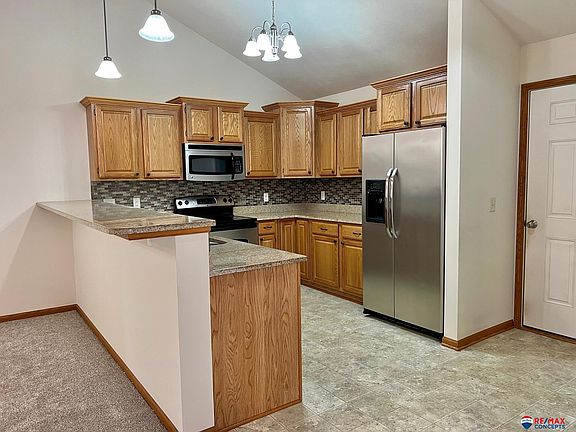 5th image of 11140 N 144th St
