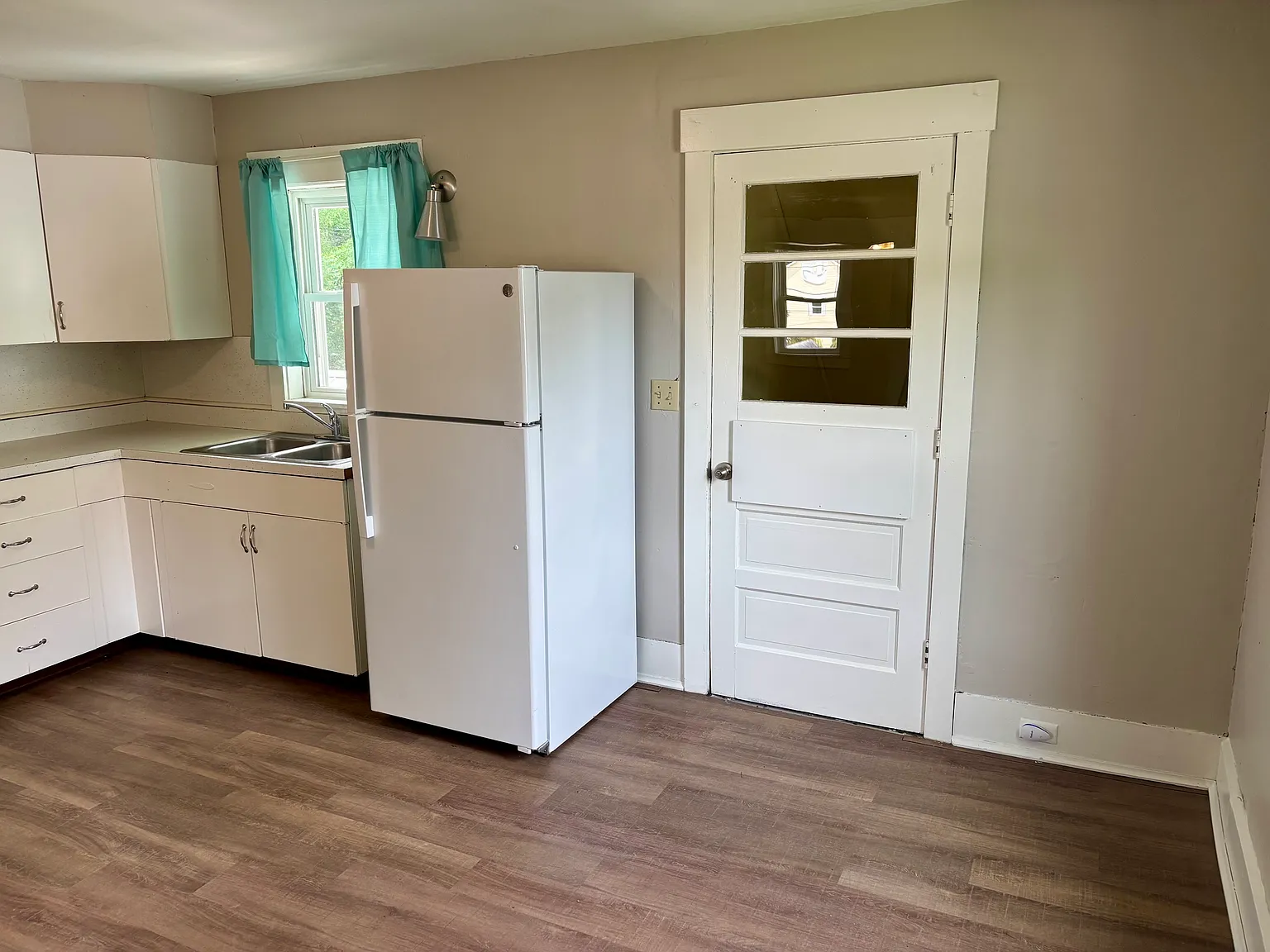 1 bed, 750 sqft, $800 — Photo 3