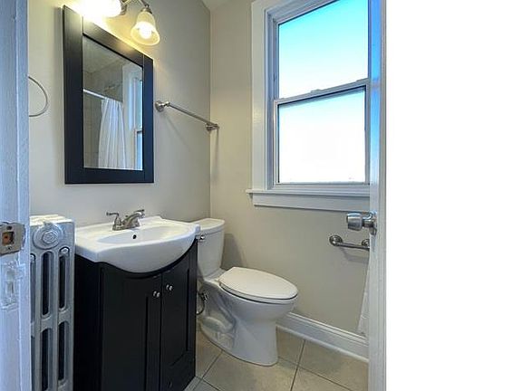 5th image of 2647 N Laramie Ave #3F