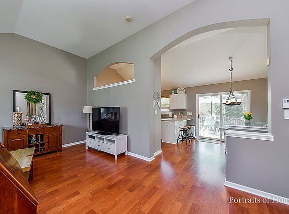 4th image of 24917 Jordan Ln