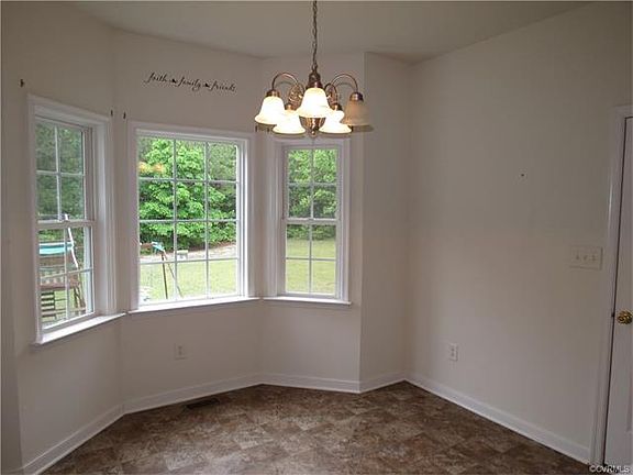 5th image of 3545 Willow Creek Dr