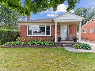 32431 Anita Dr, Westland, MI 48185