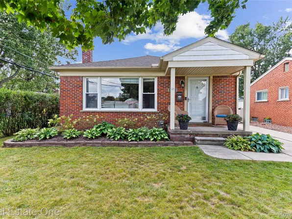 32431 Anita Dr, Westland, MI 48185