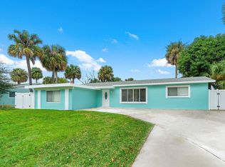 3813 Lighthouse Dr, Palm Beach Gardens, FL 33410
