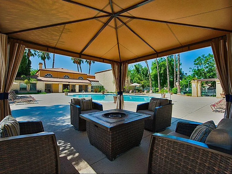 Pool 1