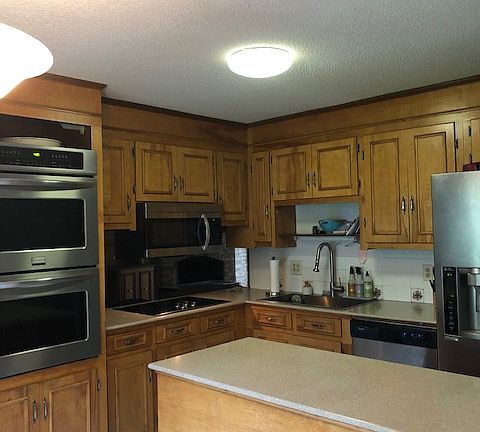 3rd image of 208 Shaftesbury Ln