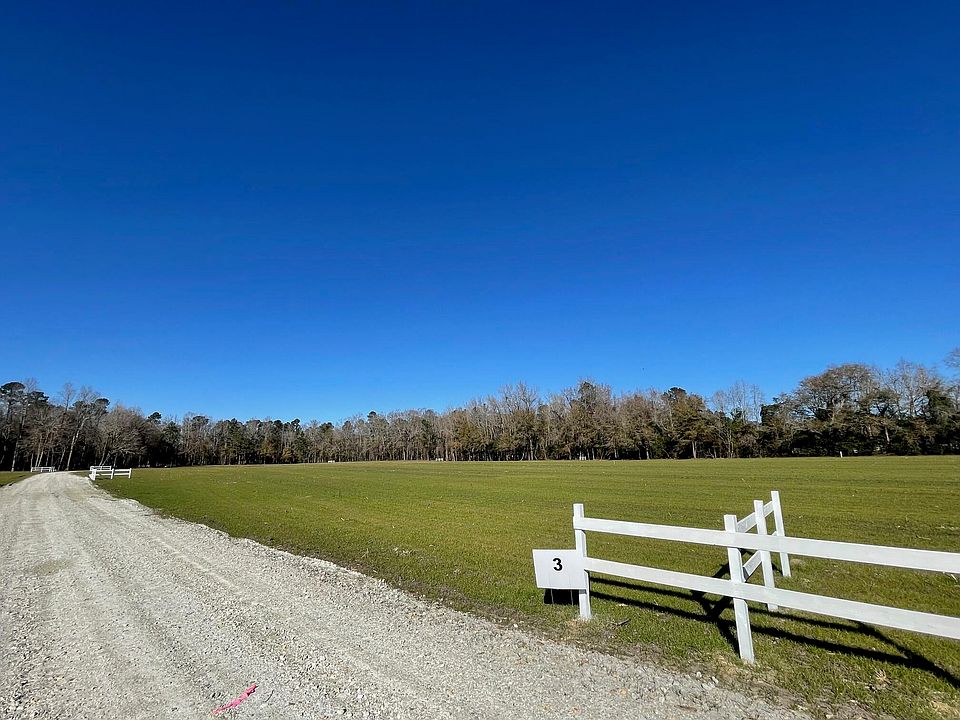 2nd image of 3 Old Wiggins Rd