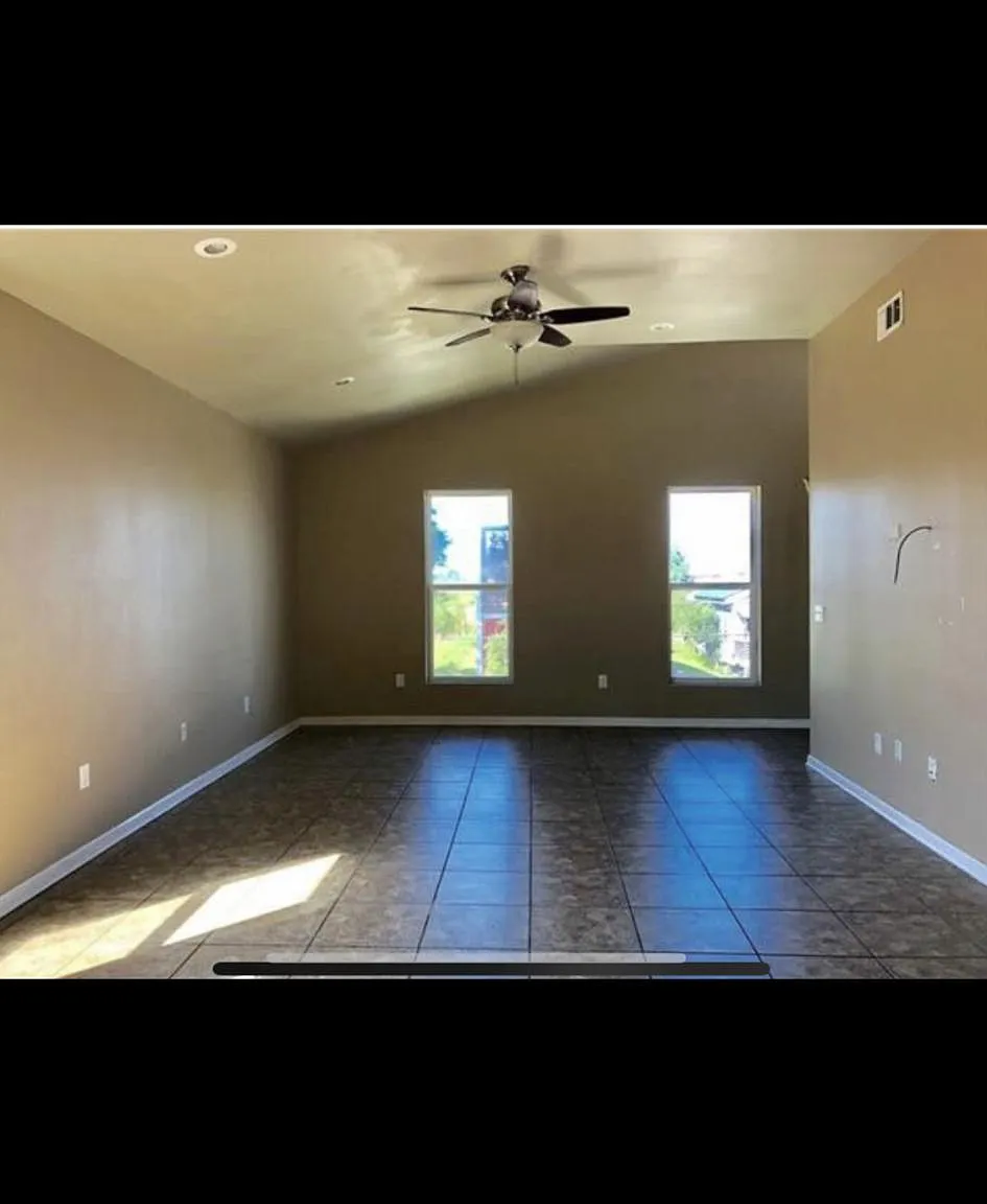 4 bed, 1650 sqft, $2,100 — Photo 4