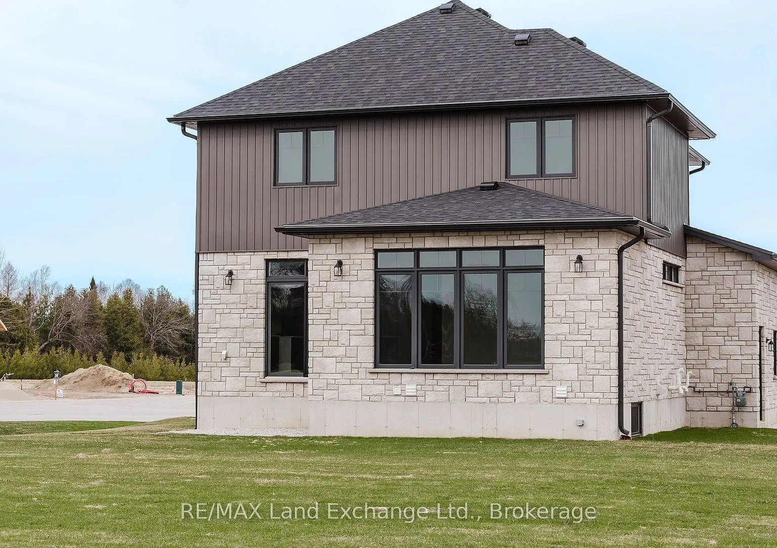 3 bed, $3,200 — Photo 2