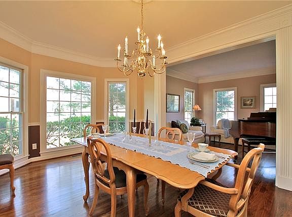 5th image of 5058 Saddleview Dr