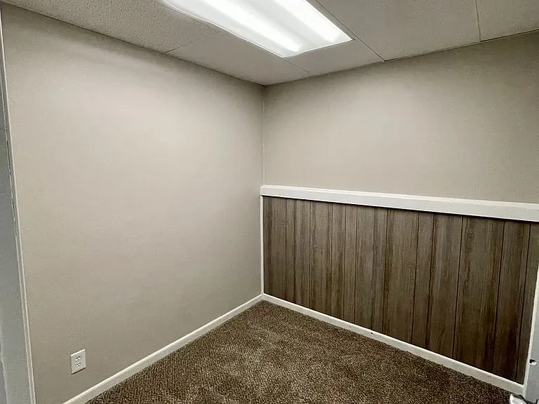 2525 N Bleckley St — Photo 18