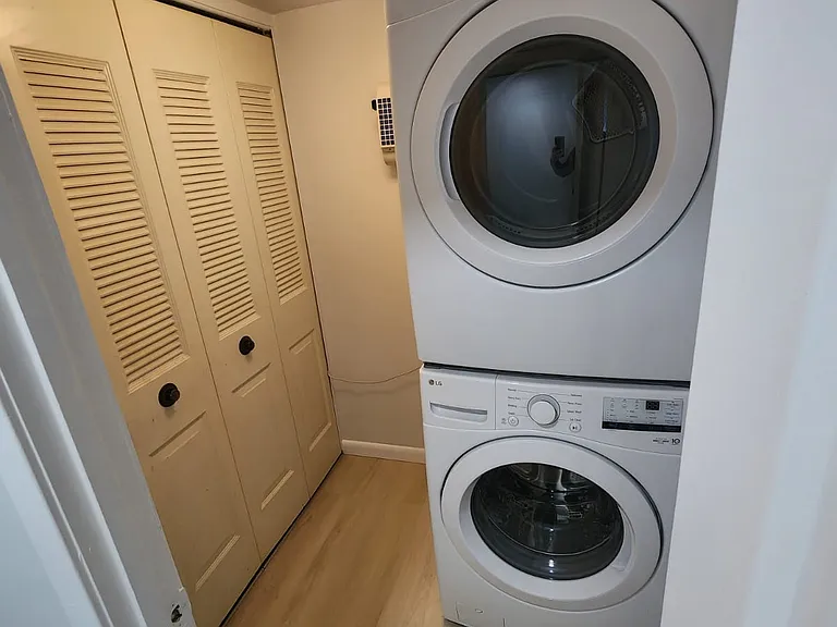 11319 Commonwealth Dr #102 — Photo 34