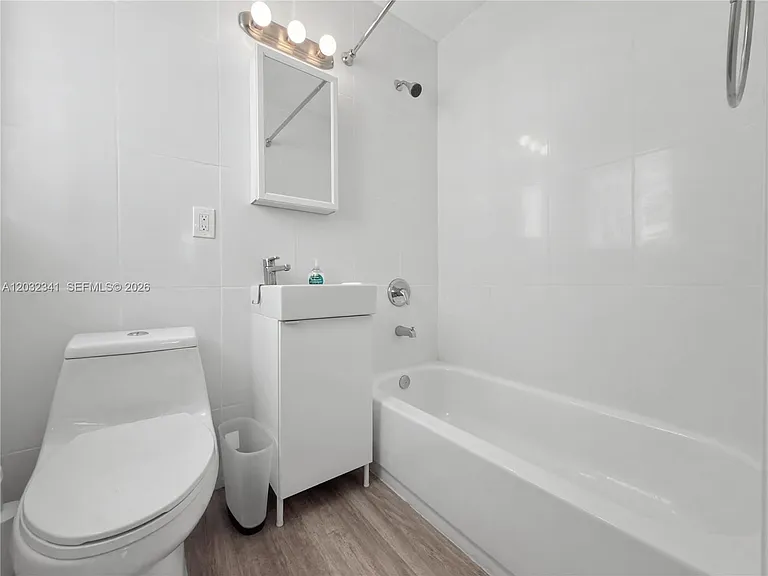 350 Minorca Ave #2 — Photo 11