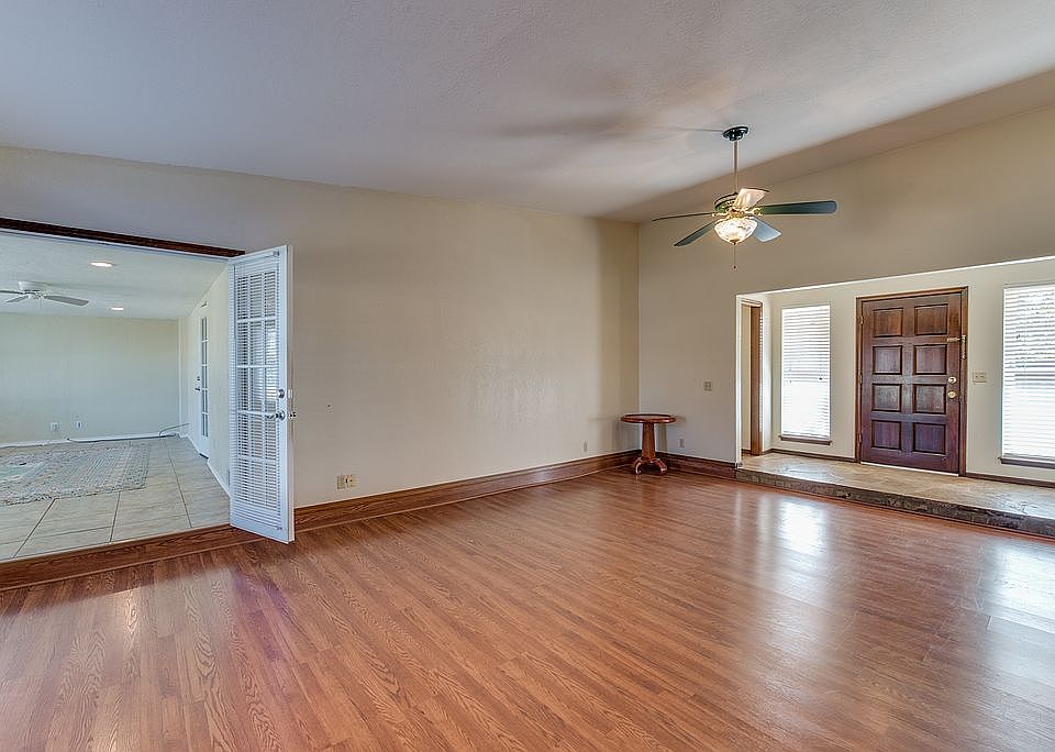 1st image of 1901 Bowling Green Pl