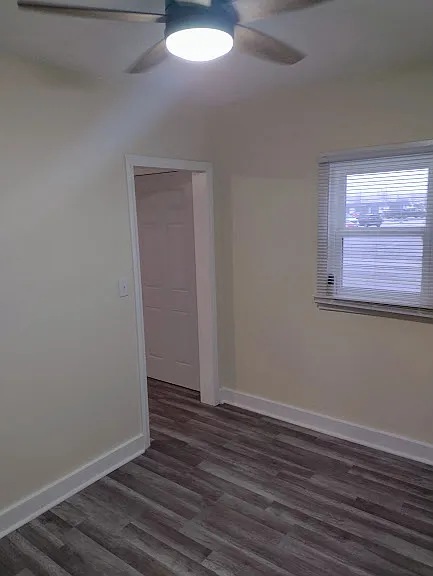 143 S Hallett Ave — Photo 12