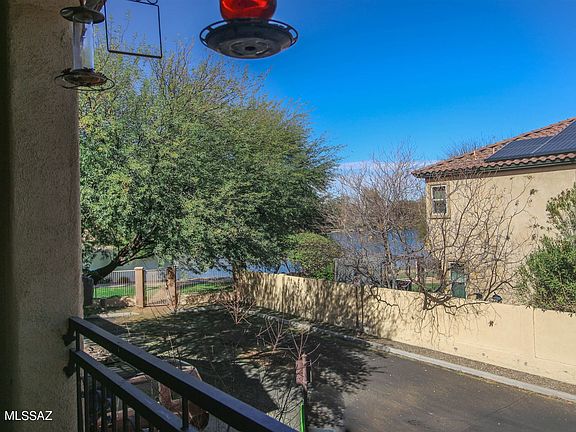 3rd image of 404 E Calle De Ocaso