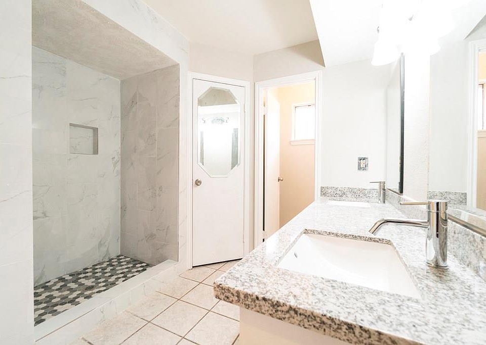 1st image of 18746 Wood Glen Ln