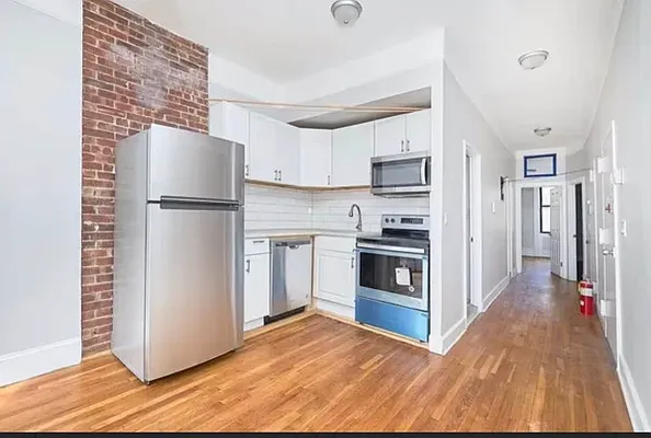 Rented by Brown Harris Stevens | media 32