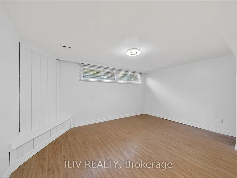 11 Leeswood Cres #BASEMENT — Photo 6
