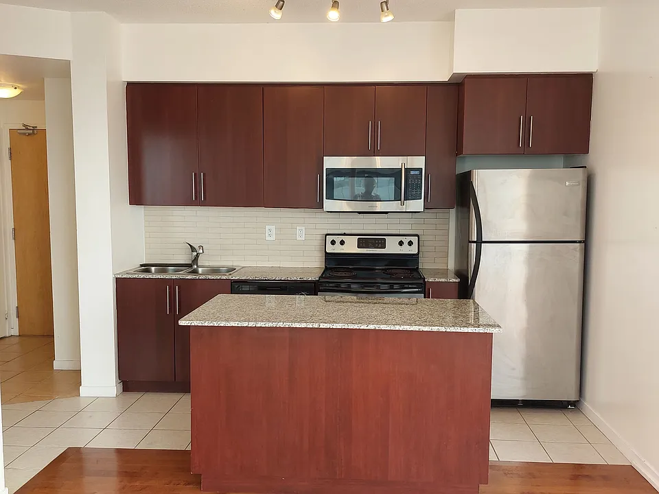 55 Bremner Blvd #3010