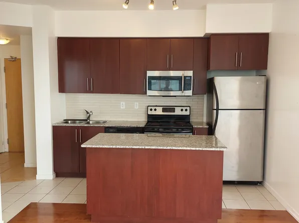 55 Bremner Blvd, Toronto, ON