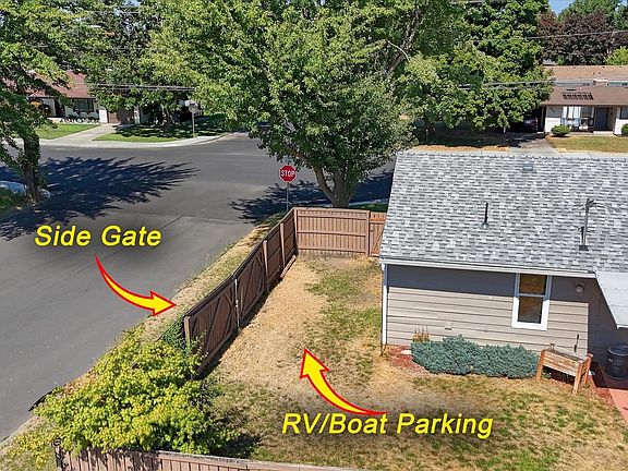 4th image of 534 E Cozza Dr
