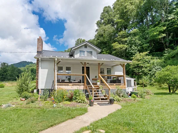1484 Lickskillet Rd, Burnsville, NC 28714
