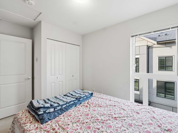 3 bedroom rental in Surrey — photo 14