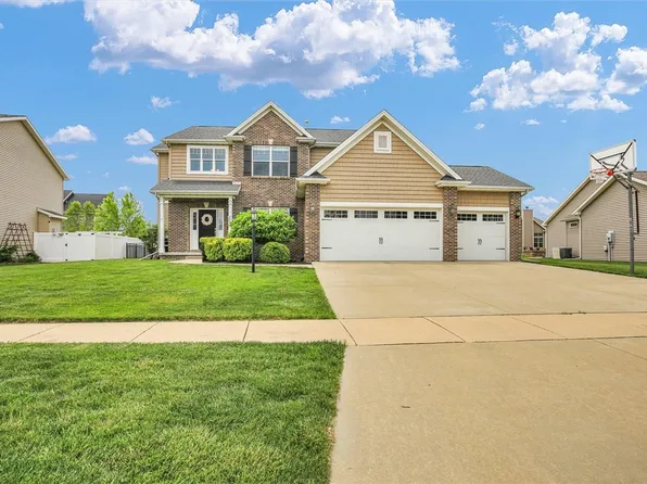 205 Independence Dr, Savoy, IL 61874