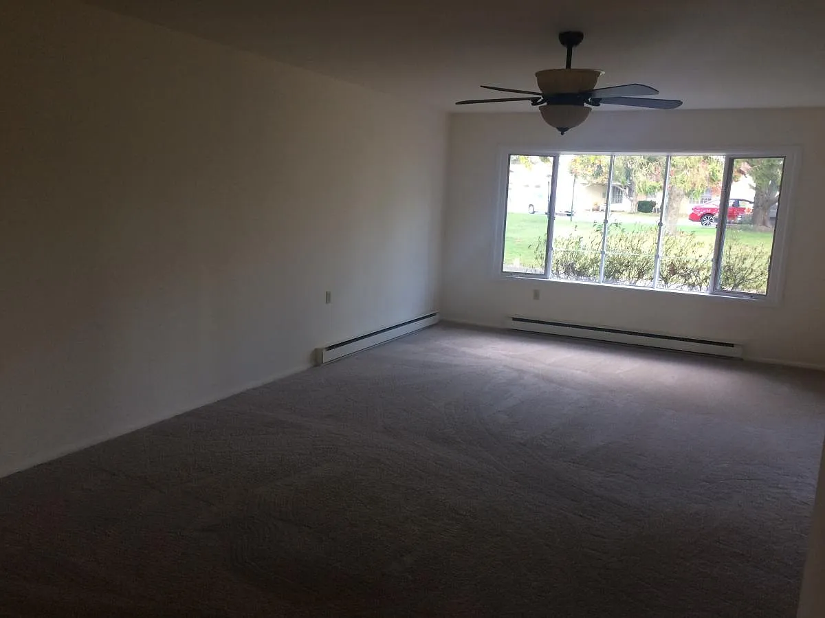 2 bed, 1238 sqft, $1,900 — Photo 4