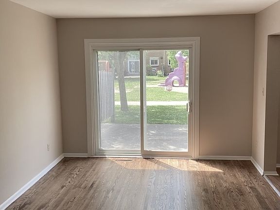 3rd image of 1900 Columbia Ct #41