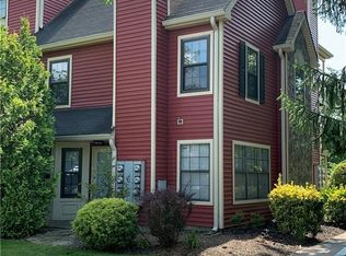 267 Crosspointe Dr, East Brunswick, NJ 08816