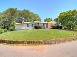 343 Longview Ct, Pulaski, VA 24301