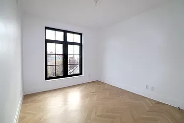 Rented by R New York