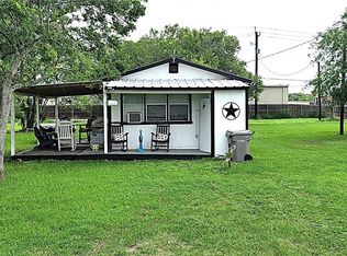 308 W Saint Louis Ave, Seadrift, TX 77983