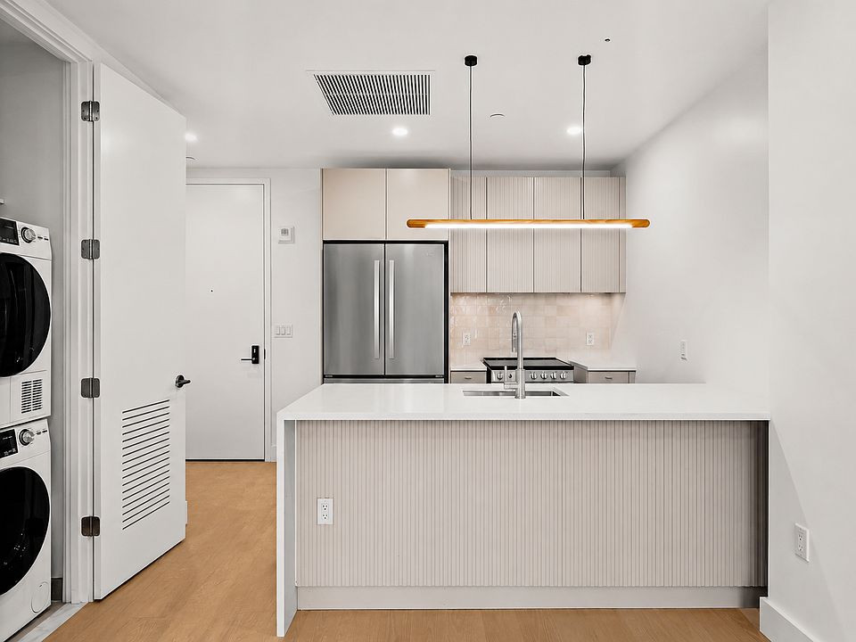 1st image of 250 W 49th St #1102