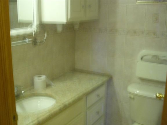 5th image of 290 Duncan Ave #2